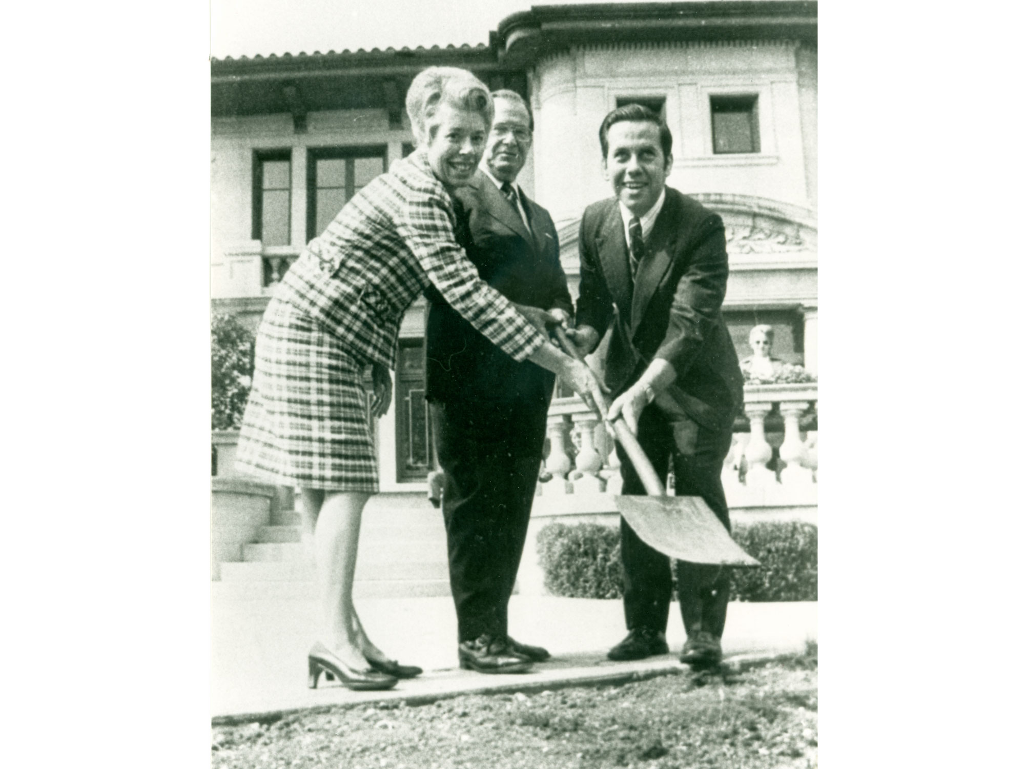 Museum President Mildred Compton with Indianapolis Mayor Richard Lugar turning dirt at the 1973 groundbreaking ceremony.